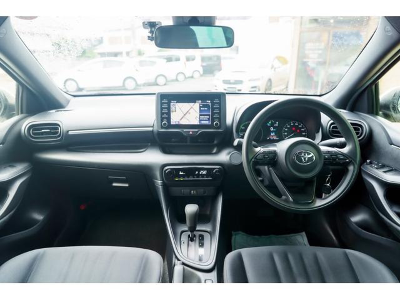 2023 Toyota Yaris, photo 1 of 1