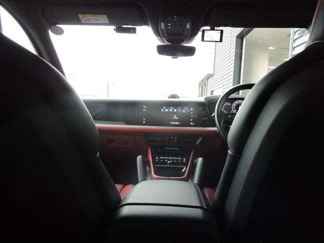 9200559A30260811W00111.jpg