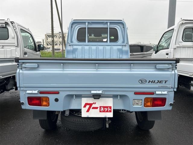 0403499A30260929W01811.jpg