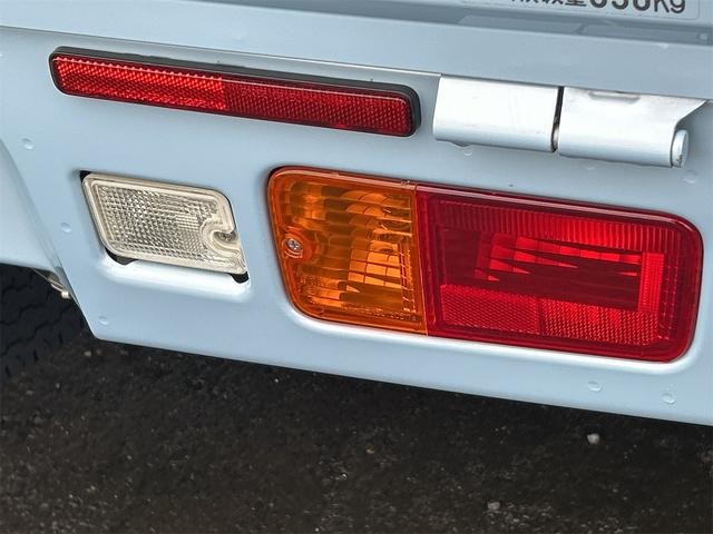 0403499A30260929W01813.jpg
