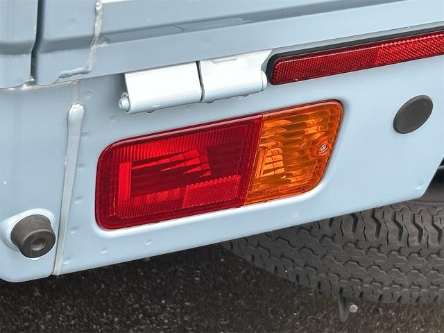 0403499A30260929W01814.jpg