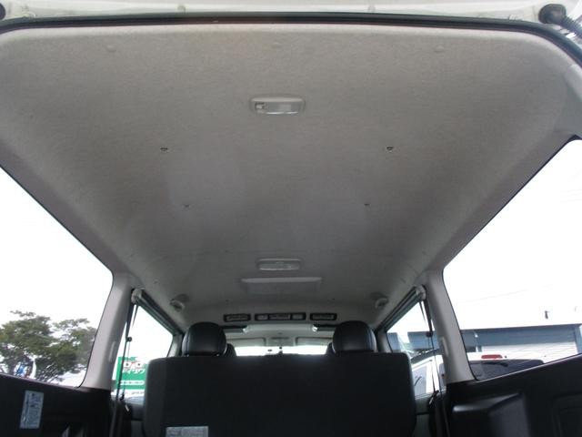 0901184A30260904W00115.jpg