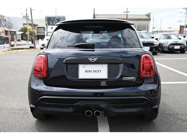 275c5228f795e5cc9c24e7947e130b66.jpg