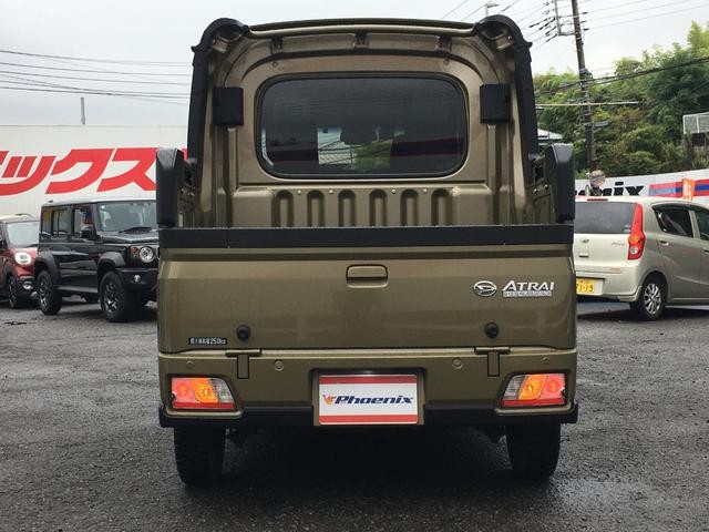 0502422A30260906W00209.jpg
