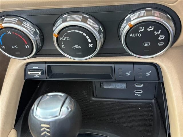 1157718A30260930W00215.jpg
