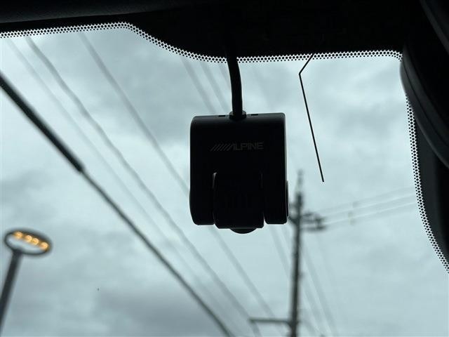 1157718A30260930W00218.jpg