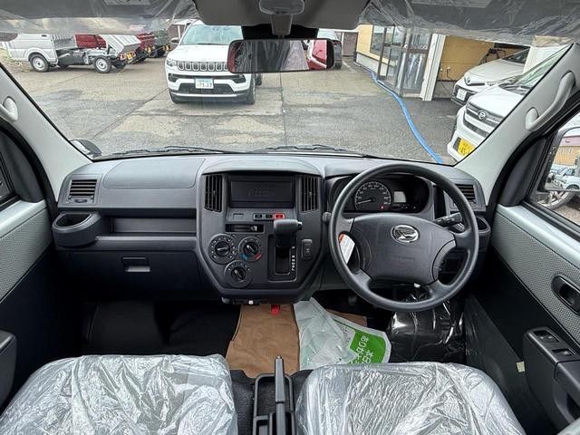 0904091A30260217W00201.jpg