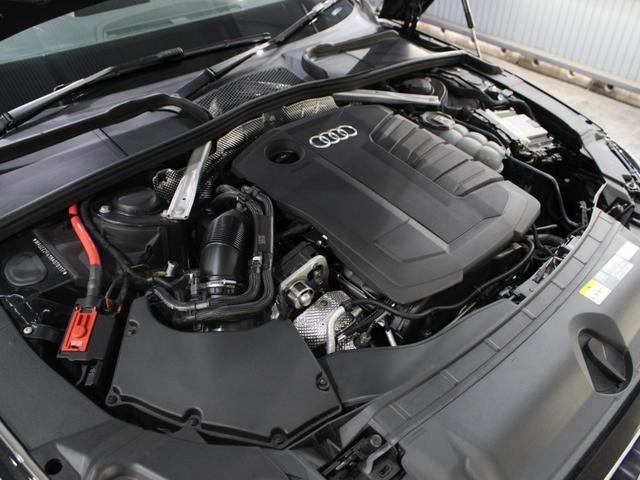 0550532A30260718W00107.jpg