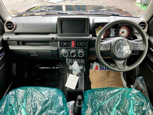 0706897A30260602W00101.jpg