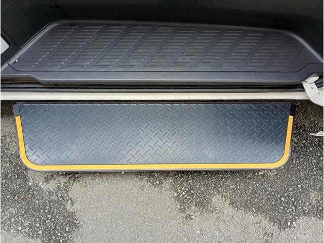 0620028A30260915W00108.jpg