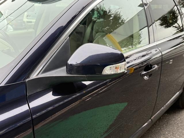 9571870A30260928W00113.jpg
