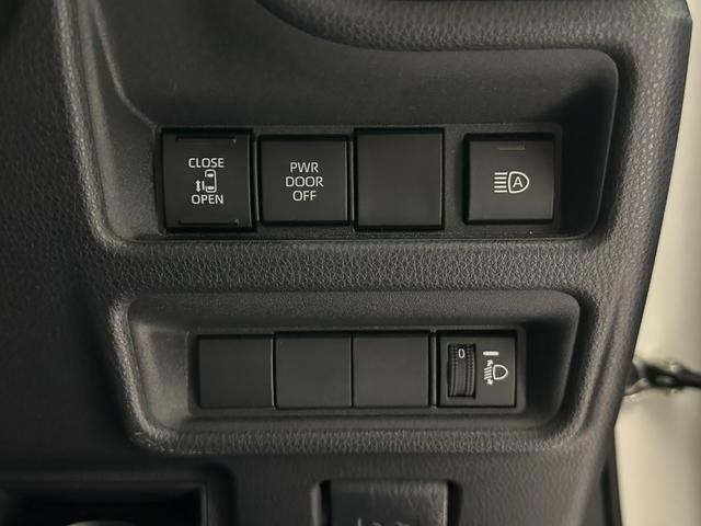 0509824A30260929W00204.jpg