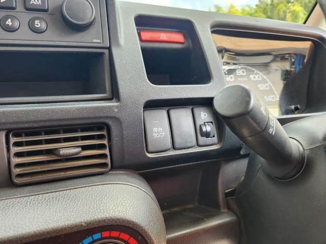 0804442A30260721W00119.jpg