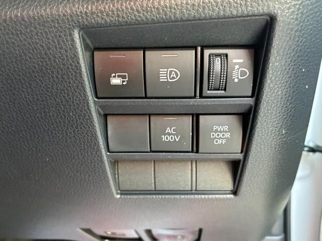 0508358A30260917W00106.jpg