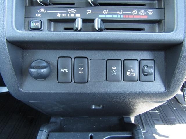 0903304A30260825W01219.jpg