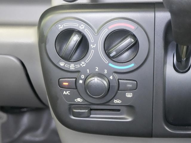 0505197A30261015W00411.jpg