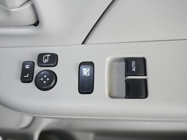 0505197A30261015W00415.jpg