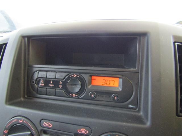 0560837A30260922W00116.jpg