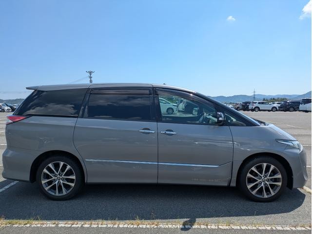 1002002A30260823W00115.jpg