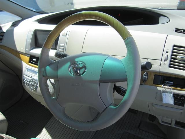0704211A30260806W00115.jpg