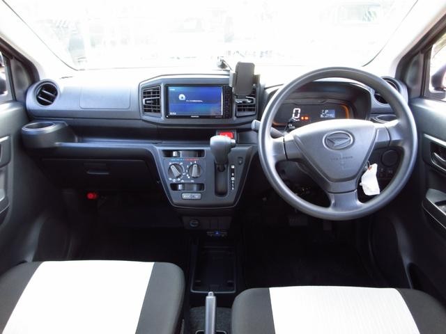 0551542A30260718W00216.jpg