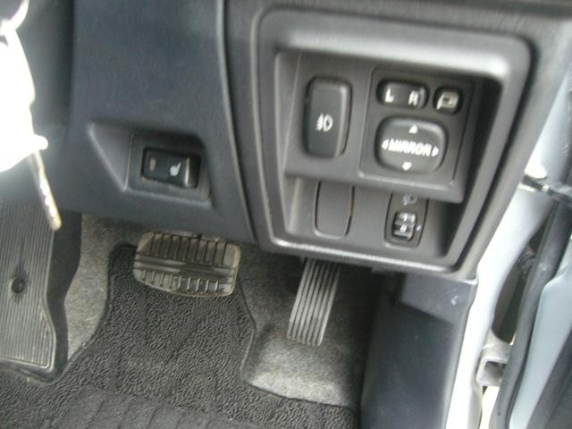0803473A30260406W00117.jpg