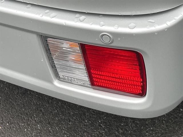 0403499A30260929W02510.jpg