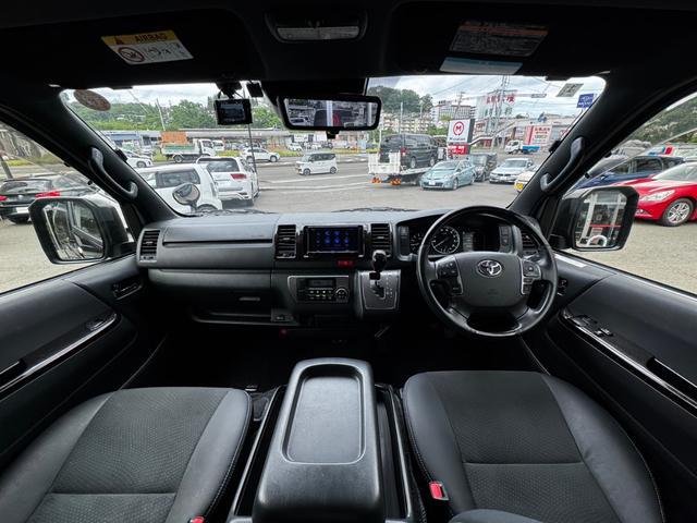 0904306A30260604W00306.jpg