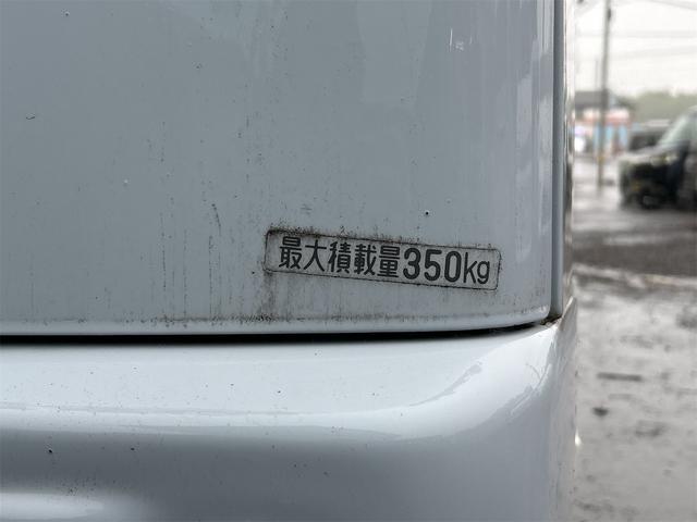 0400433A30260501W00113.jpg