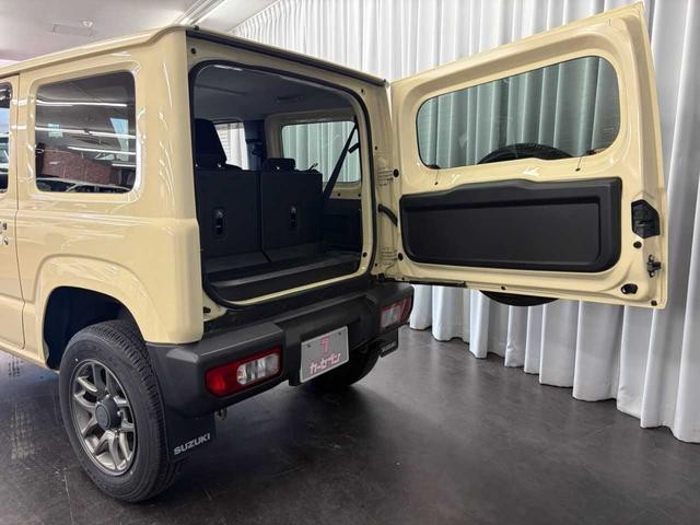 0310193A30260807W00119.jpg