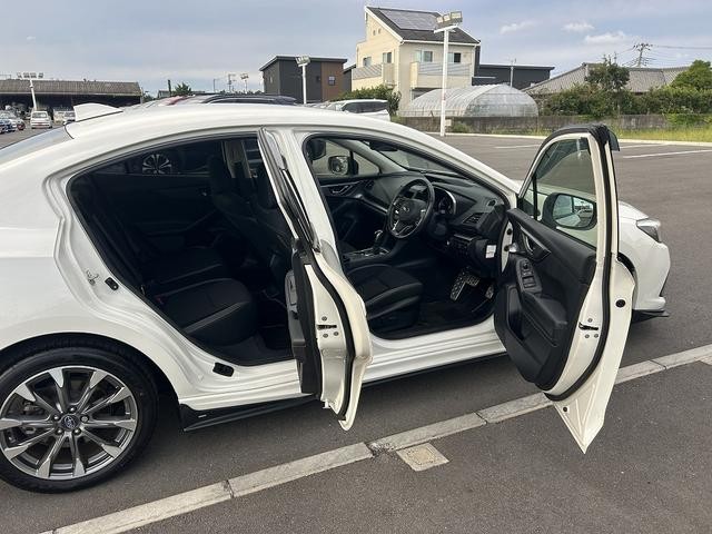 0404554A30261004W00115.jpg