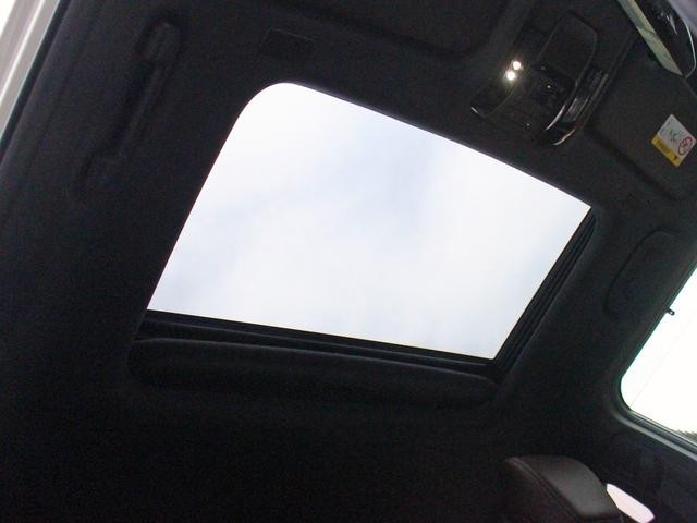 0300150A30261024W00114.jpg