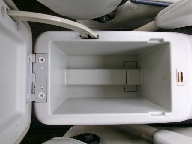 0803064A30260809W00118.jpg