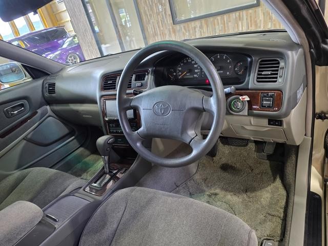 0221348A30260708W00216.jpg