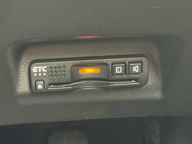 0209345A30261025W00109.jpg
