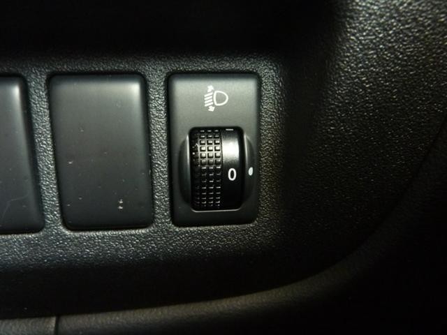 0404221A30260710W00106.jpg