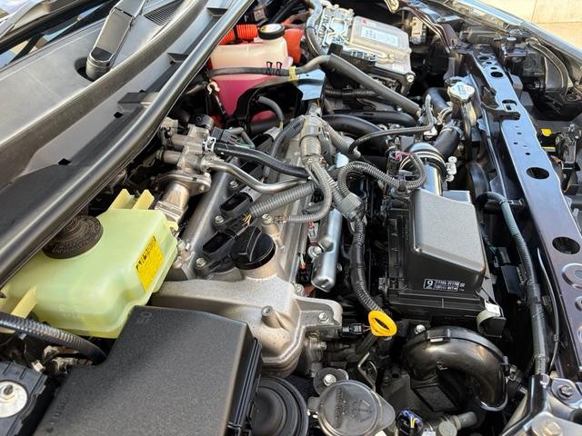 0404361A30260718W00109.jpg