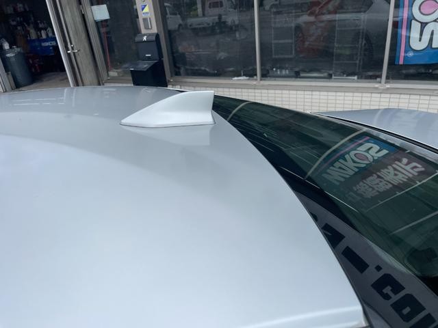 0540484A30260720W00216.jpg
