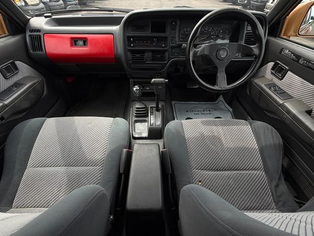 0208398A30260809W00111.jpg
