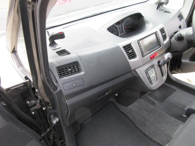 0740008A30260406W00115.jpg