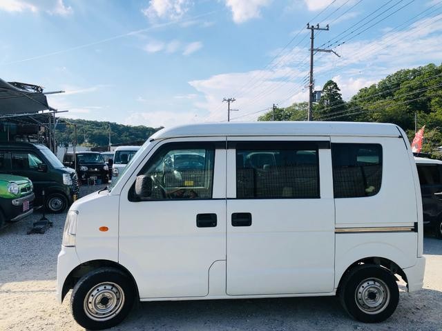 0703556A30260822W00104.jpg