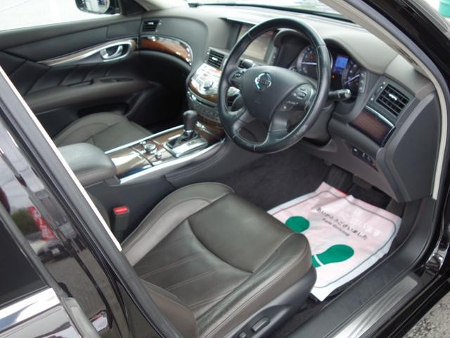 0508329A30260912W00114.jpg