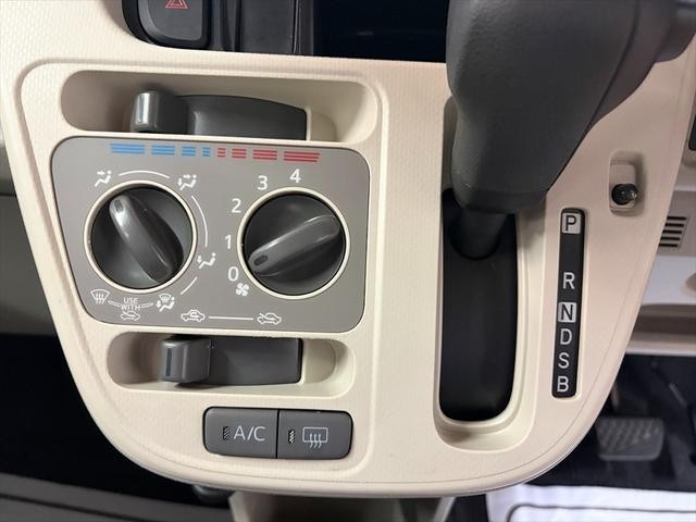 0303317A30260806W00404.jpg