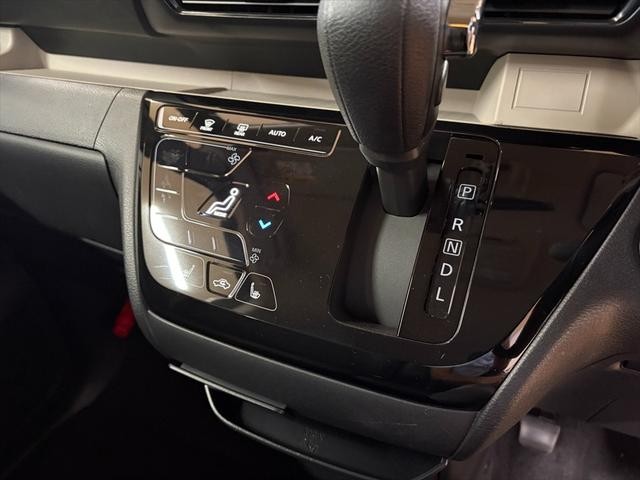 0303317A30260806W00605.jpg