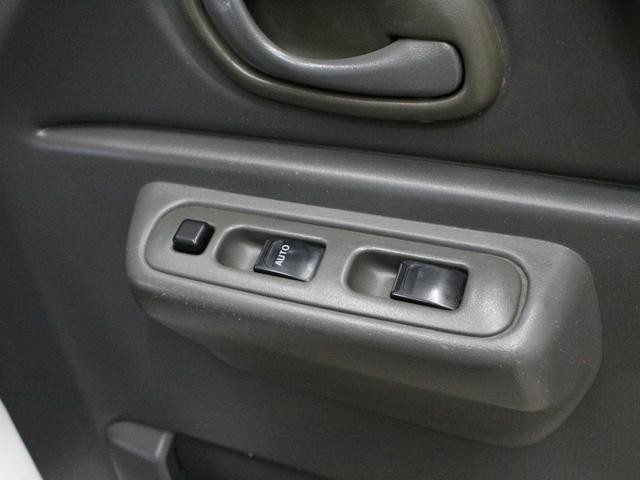 0207743A30261010W00114.jpg