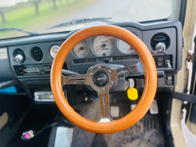 0404212A30261006W00114.jpg