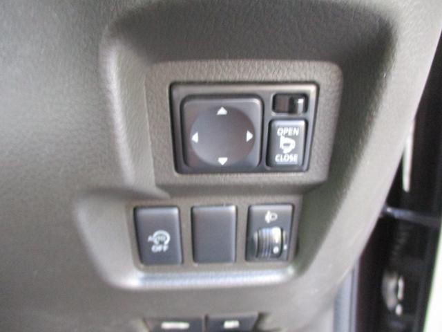 0400382A30260807W00213.jpg