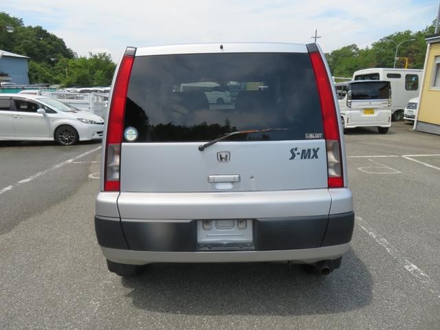 0704089A30260805W00208.jpg