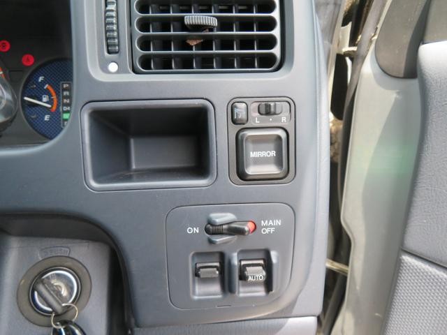 0704089A30260805W00219.jpg