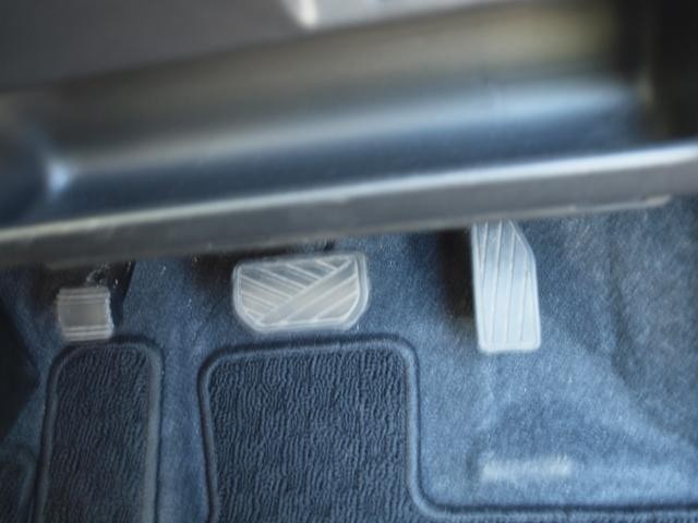 1000563A30260425W00113.jpg